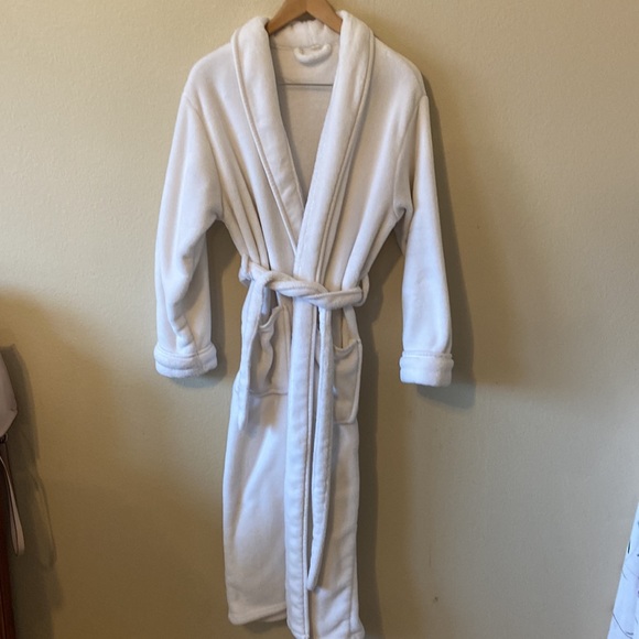2/$20❤️❤️❤️Super Soft  & Very Warm WHITE ROBE W POCKETS - Picture 5 of 5